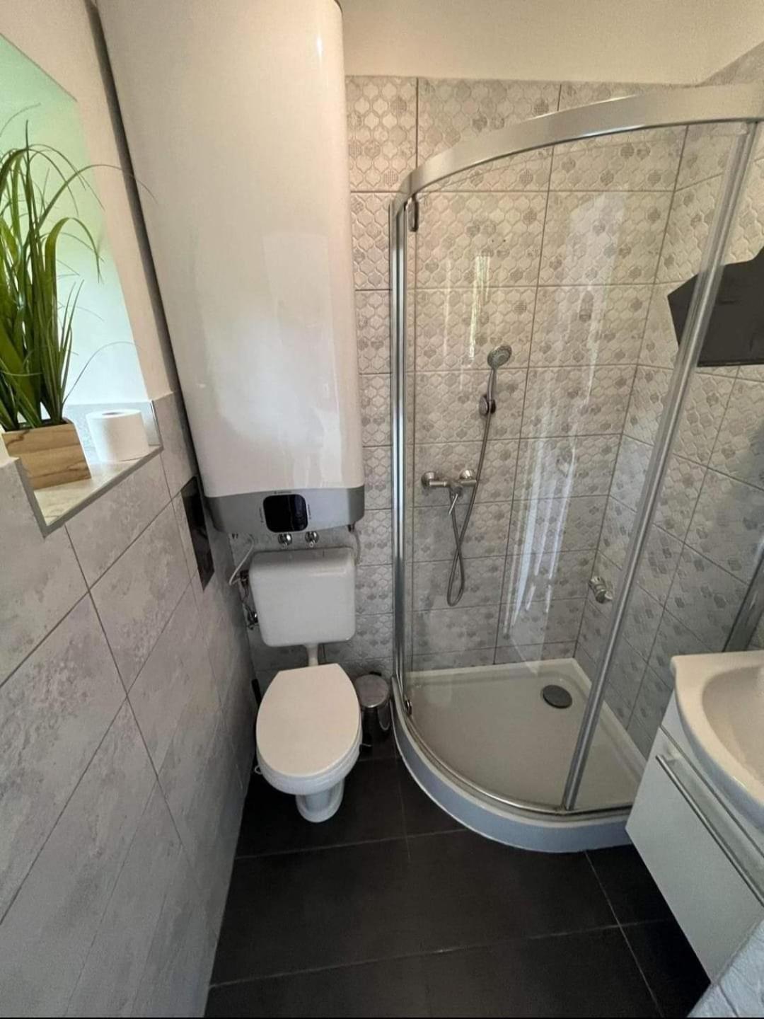 Kismano Apartman Orfű Exteriör bild